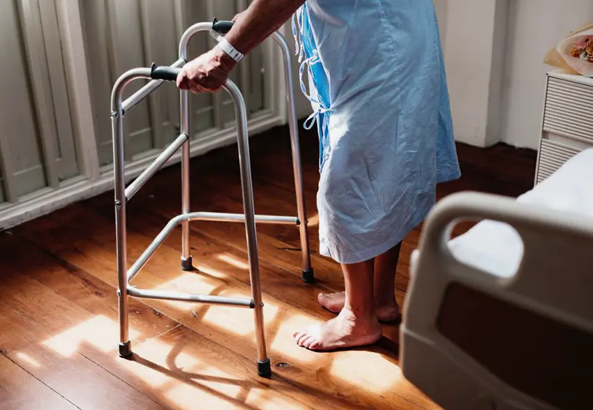 درمان شکستگی لگن در سالمندان